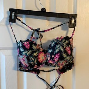 🌟Floral Swimsuit Top WILL TAKE ANY OFFER🌟